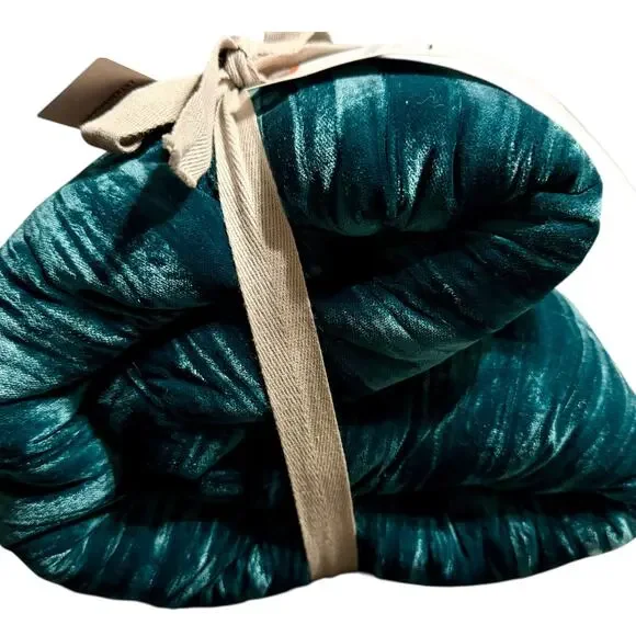 Set of Two (2) Luxurious Plush Crushed Velvet King Shams - Picture 4 of 6